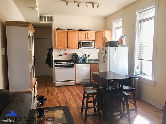 2nd image of 2025 N Damen Ave