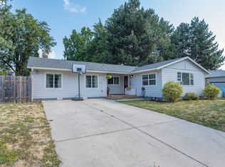 1101 E Sierra Vista Dr, Newberg, OR 97132