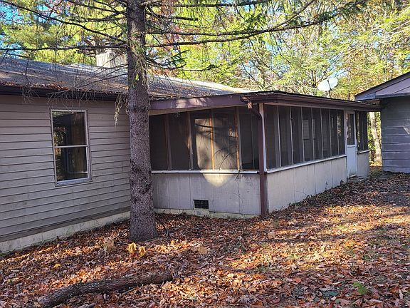 4th image of 6804 Holiday Dr