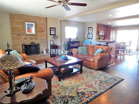 2nd image of 1349 Melville Dr