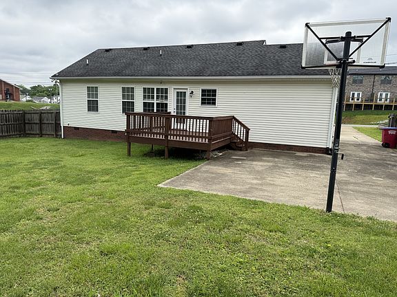5th image of 414 Kelly Ln