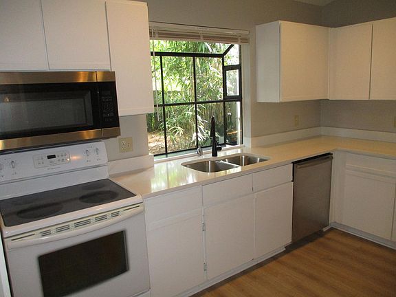 4th image of 316 Atlantic Dr