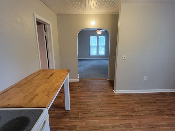 5th image of 700 N Main St #2