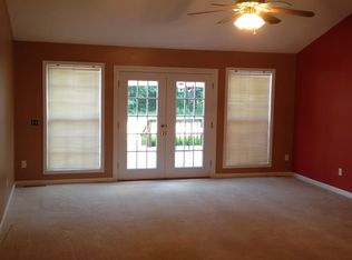 633 Oakridge Dr, Forsyth, GA 31029
