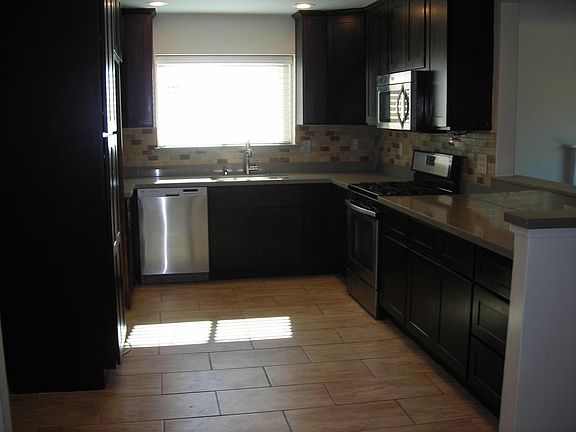 3rd image of 803 Saratoga Ave