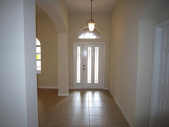 5th image of 514 Venetian Villa Dr
