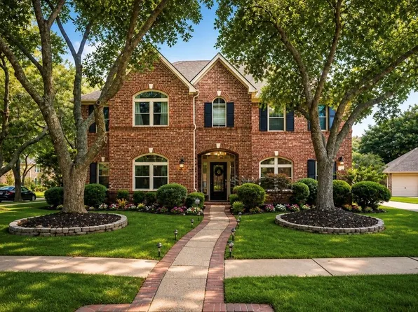 3 Amberstone Dr, Sugar Land, TX 77479
