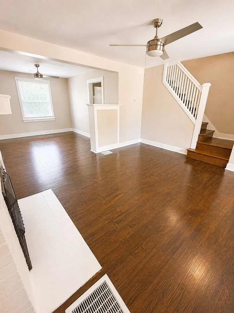 Mt. Lebanon Duplex for Rent with Front and Back Porch * Pet Friendly Apartment * Walk to the T * ... — Photo 2