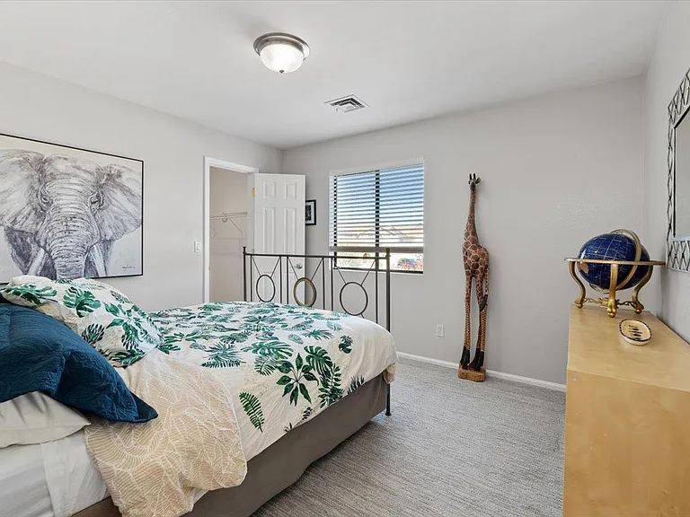 1745 N La Rosa Dr — Photo 28