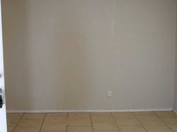 5th image of 800 N Oklahoma St
