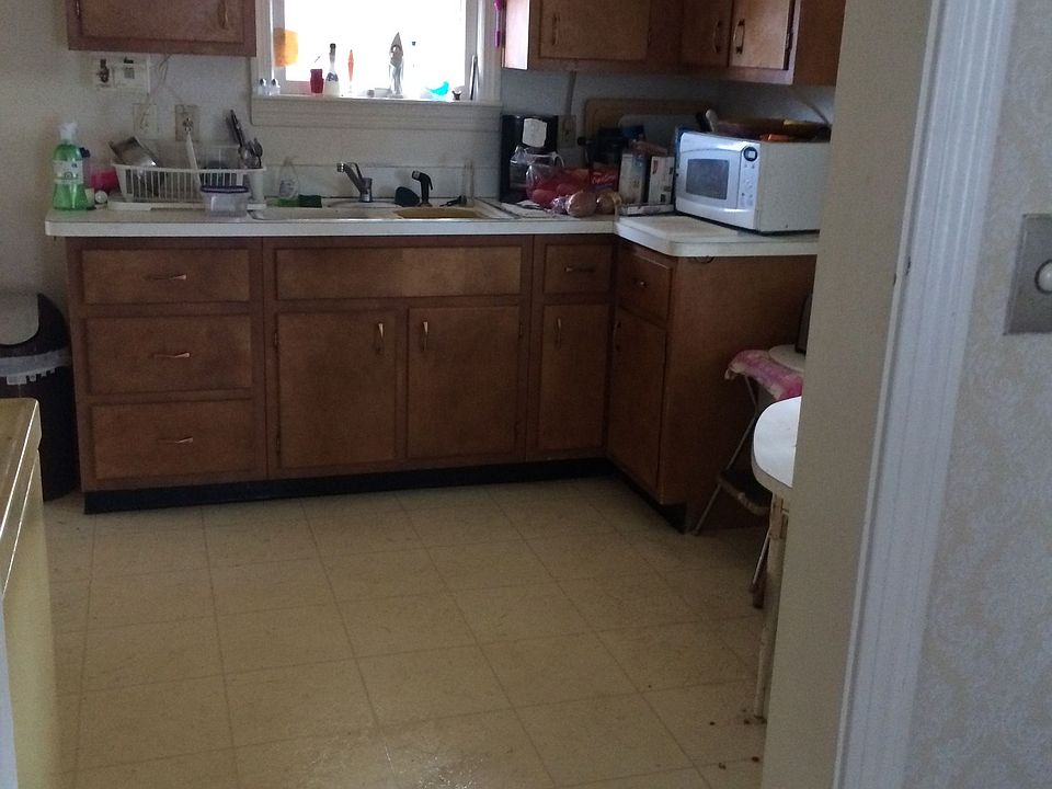 2nd image of 174 East 217th Street
