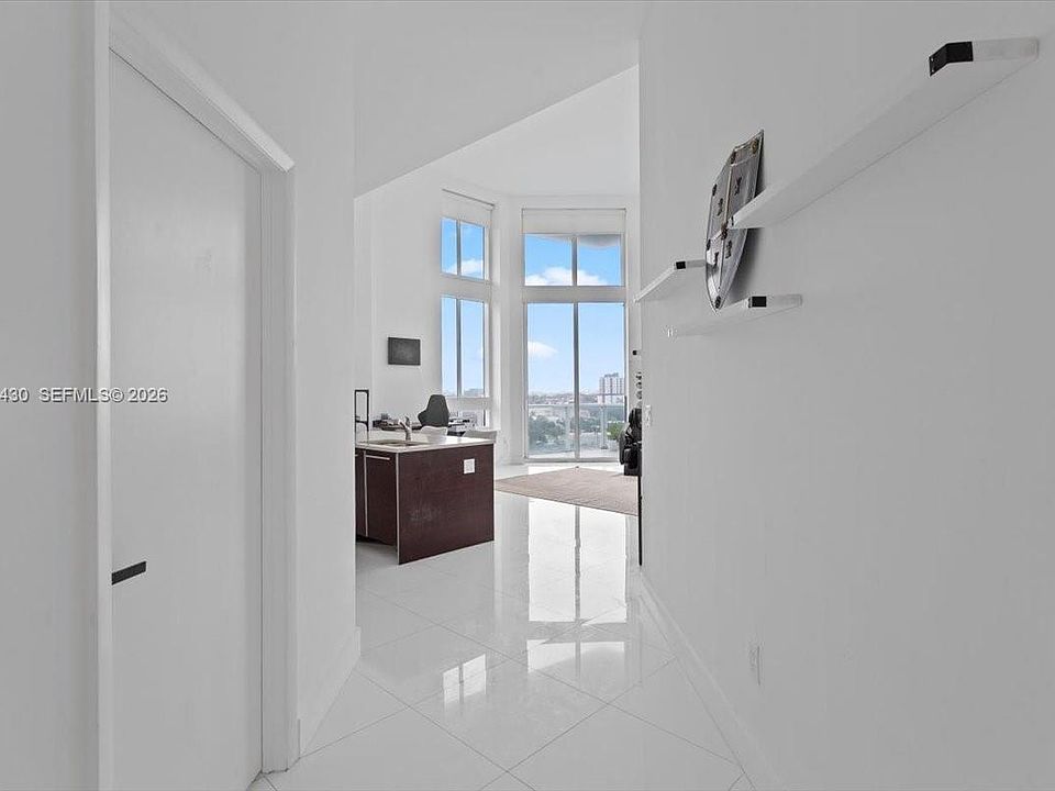 1st image of 1900 N Bayshore Dr #10
