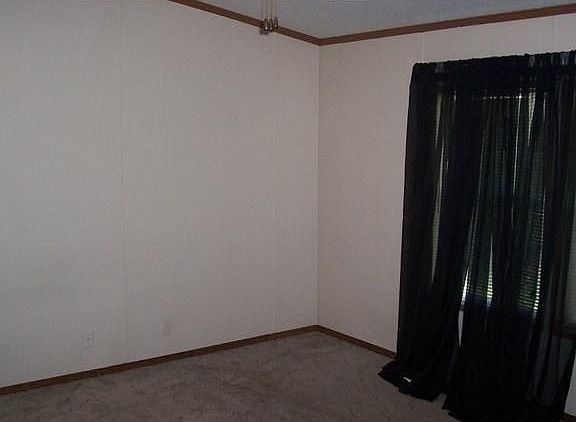 5th image of 129 3rd Ave E