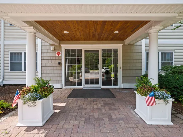 2 Sterling Hill Lane #243, Exeter, NH 03833