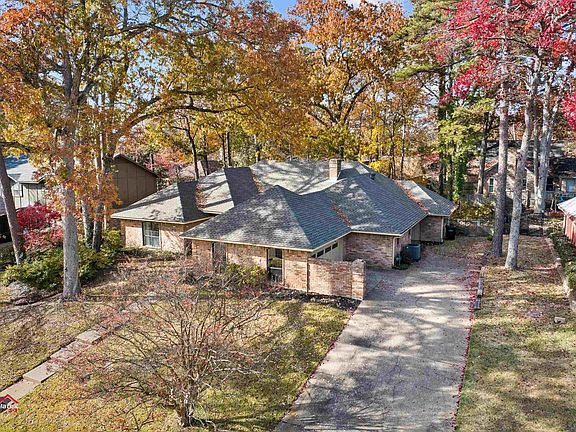 2nd image of 1305 Wisteria Ln