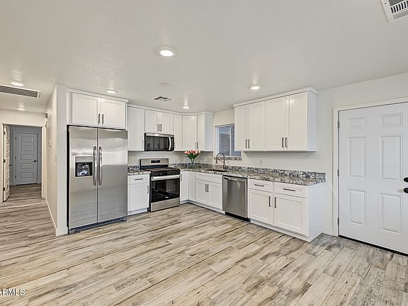 4th image of 11464 N 24TH Drive