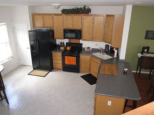 3rd image of 291 Monroe St