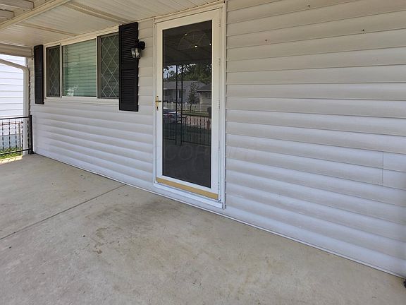 2nd image of 3137 Hillgate Rd
