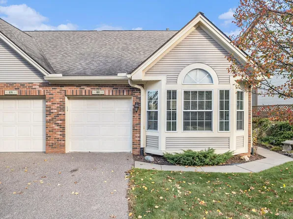 881 Whisperwood Trl, Fenton, MI 48430