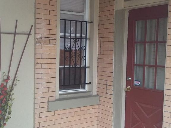 Private entrance and patio