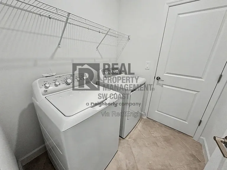 20501 Hazelnut Ct S — Photo 10