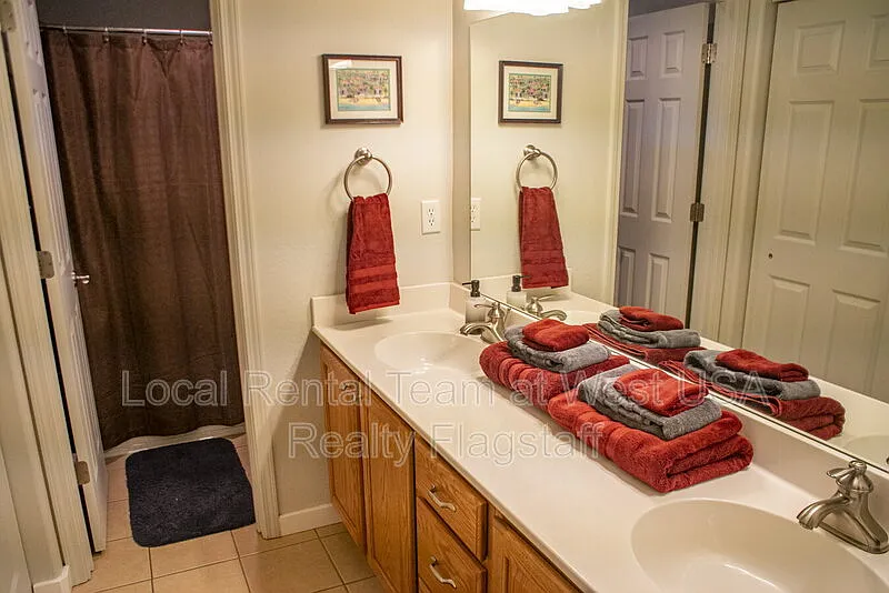 3 bed, 3.5 bath, 1598 sqft, $3,000 — Photo 4