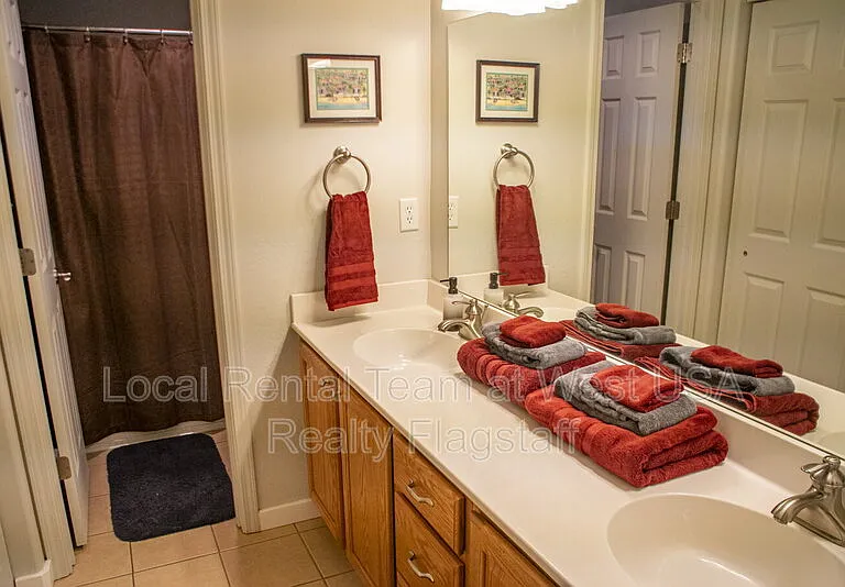 2439 W Silverton Dr — Photo 4