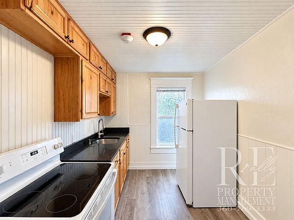 4th image of 902 Pleasant Ave APT 1