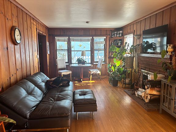 2nd image of 4466 Montalvo St