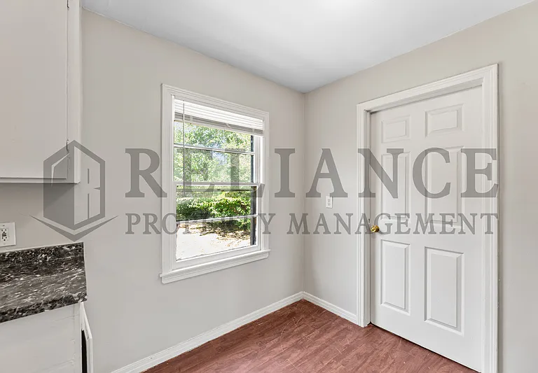 2237 N Erie Ave — Photo 17