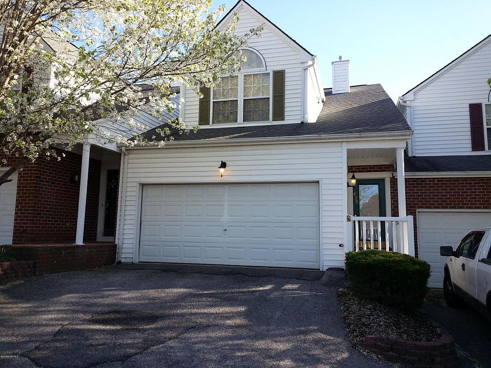 1st image of 490 Gold Leaf Dr