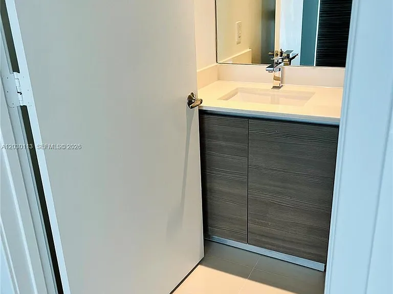 460 NE 28th St #1408 — Photo 7