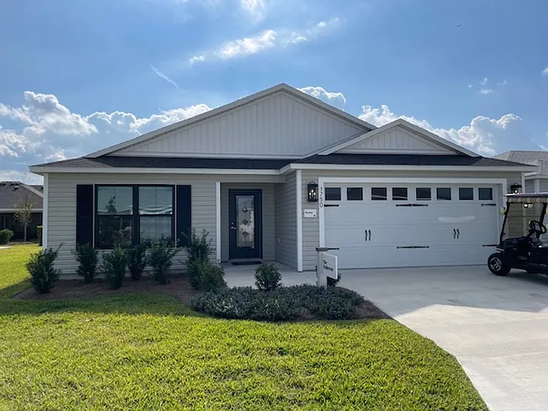 1750 Debellis Ln — Photo 1