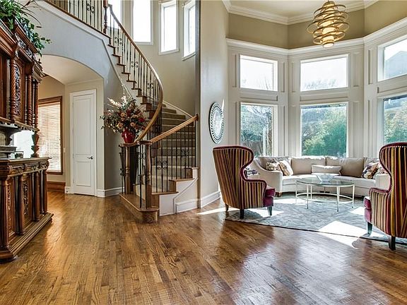 3rd image of 6708 Greyhawk Cir