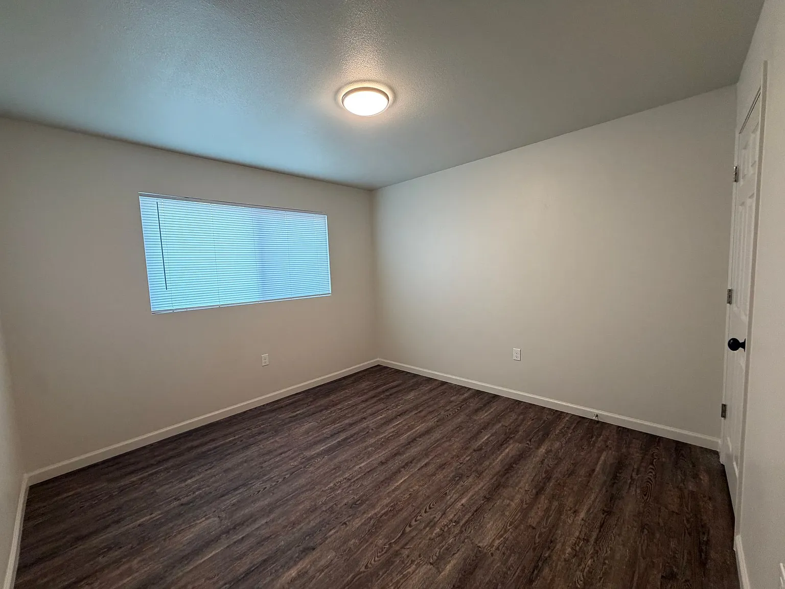 Fully Remodeled 3 Bedroom, 1 Bathroom Washer, Dryer & Refrigerator Included — Photo 2