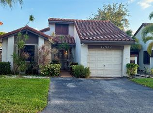 17932 NW 63rd Ct, Hialeah, FL 33015
