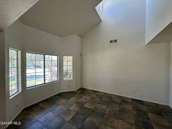 3rd image of 37048 Velutina Way