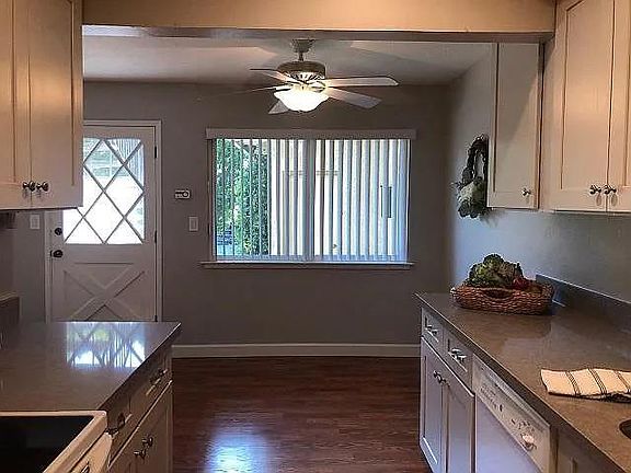 4th image of 2965 Walgrove Way
