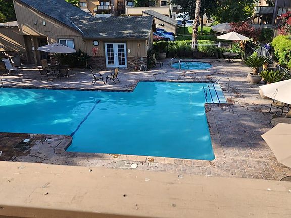 2nd image of 511 Woodside Oaks APT 4