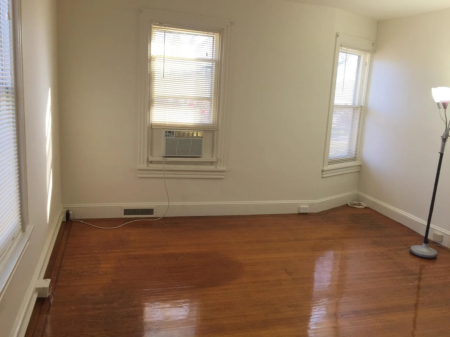 1 bed, 750 sqft, $1,404 — Photo 3