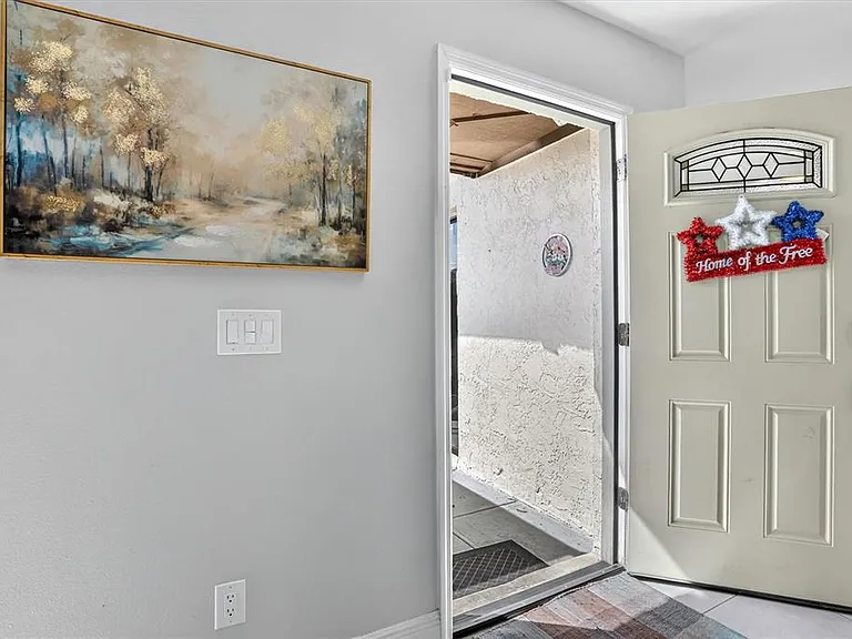 15317 W Pond Woods Dr #103 — Photo 5