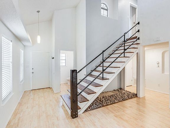 4th image of 10240 Valle Rubio Dr