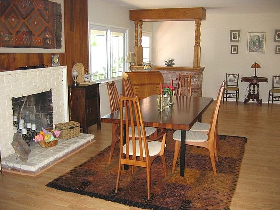 3rd image of 3151 Evelyn St