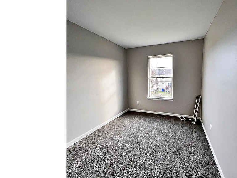 252 Vincent Cir — Photo 12