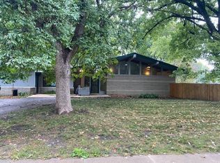 724 Stoughton Ave, Chaska, MN 55318