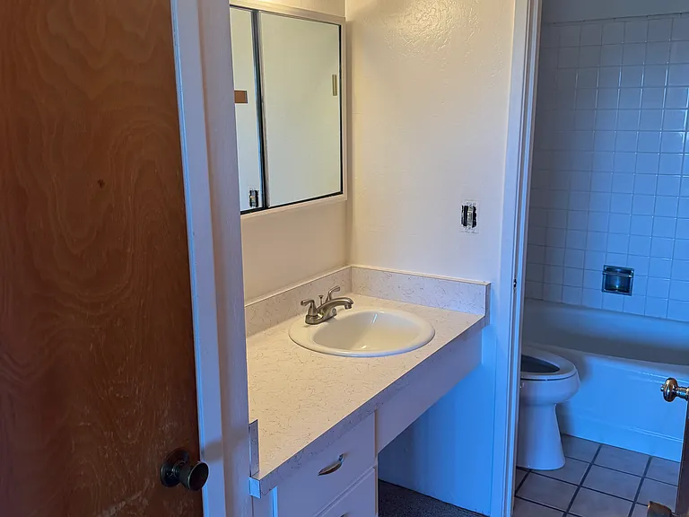 Christina Apartments — Photo 11