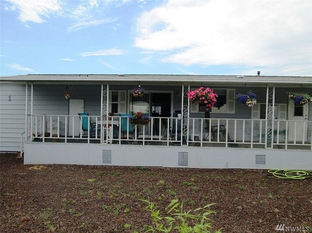 2nd image of 5900 64th St NE Unit 102
