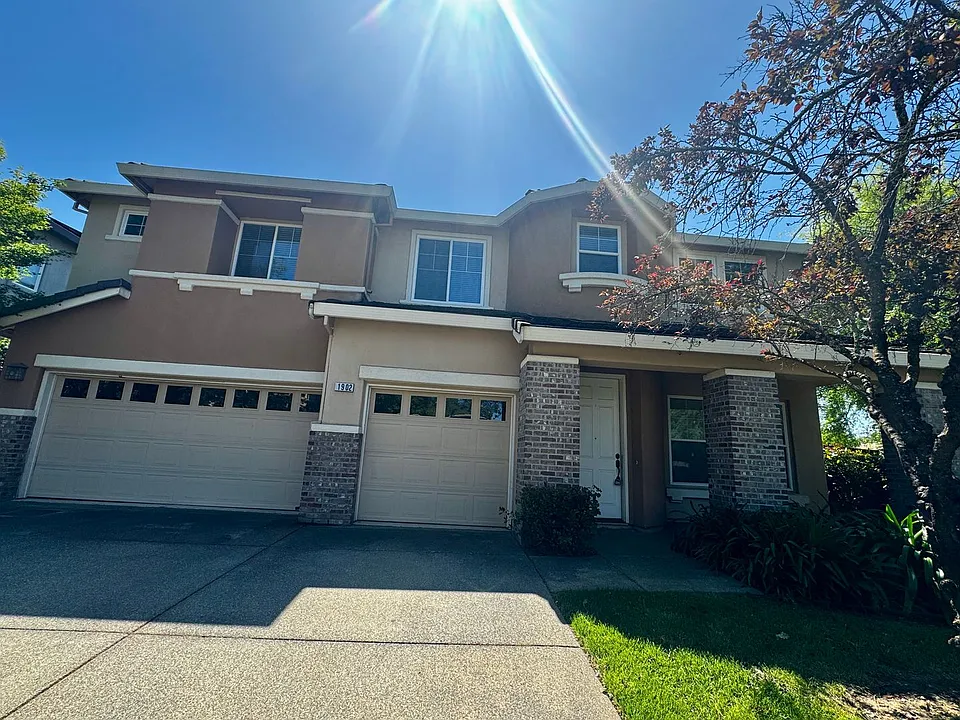 1902 Foster Way