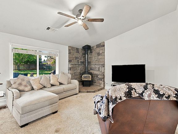 3rd image of 4680 Fiddleneck Dr