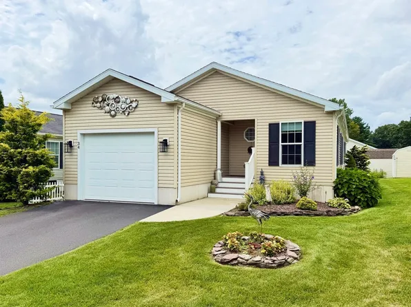 34 Sunrise Ln, Chicopee, MA 01020